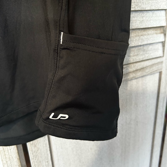 QWICK DRY Black Workout Shirt Polyester & Spandex Blend Women Unisex Small 32-24 - Picture 3 of 5